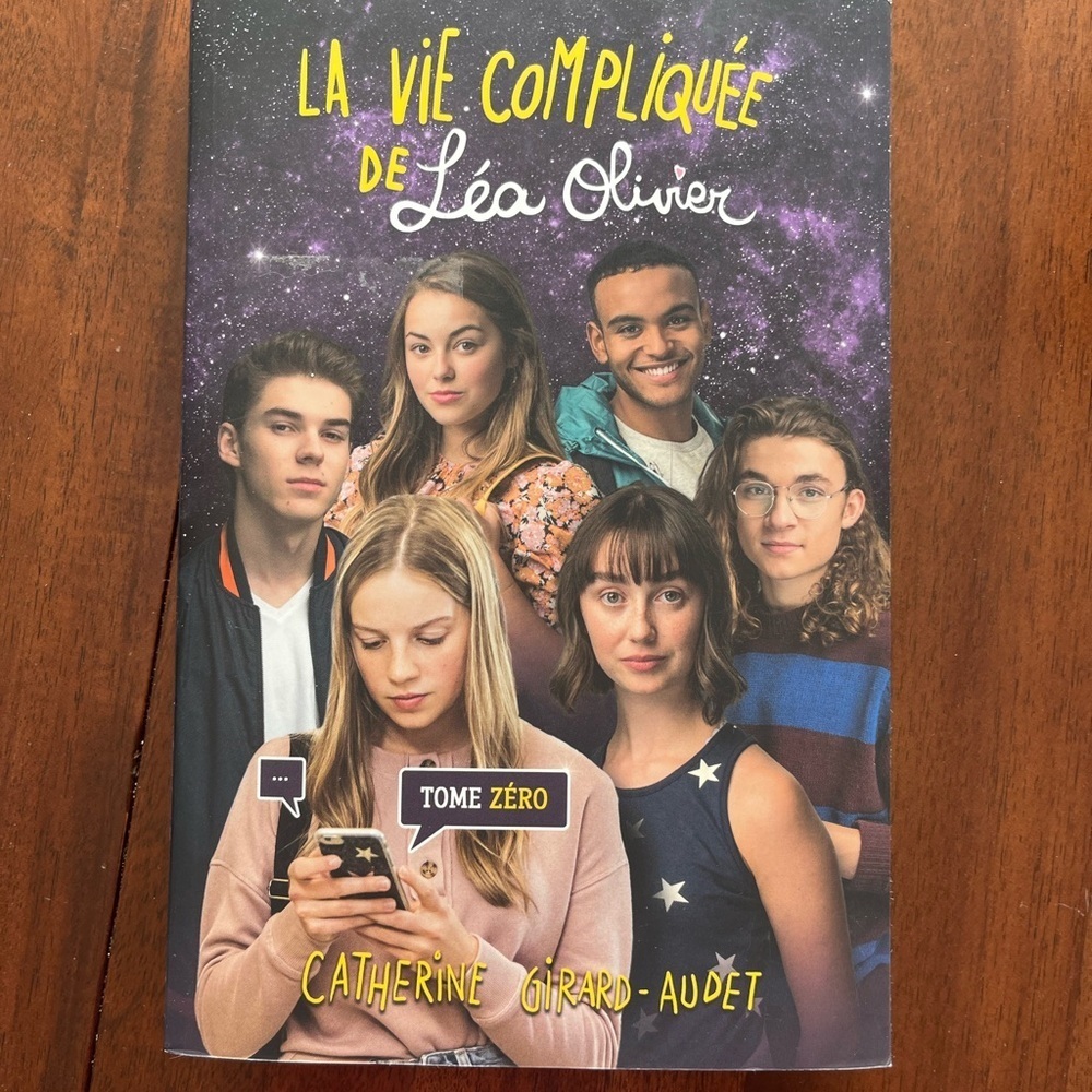 FREE with any purchase - La Vie Compliquée de Léa Olivier Book